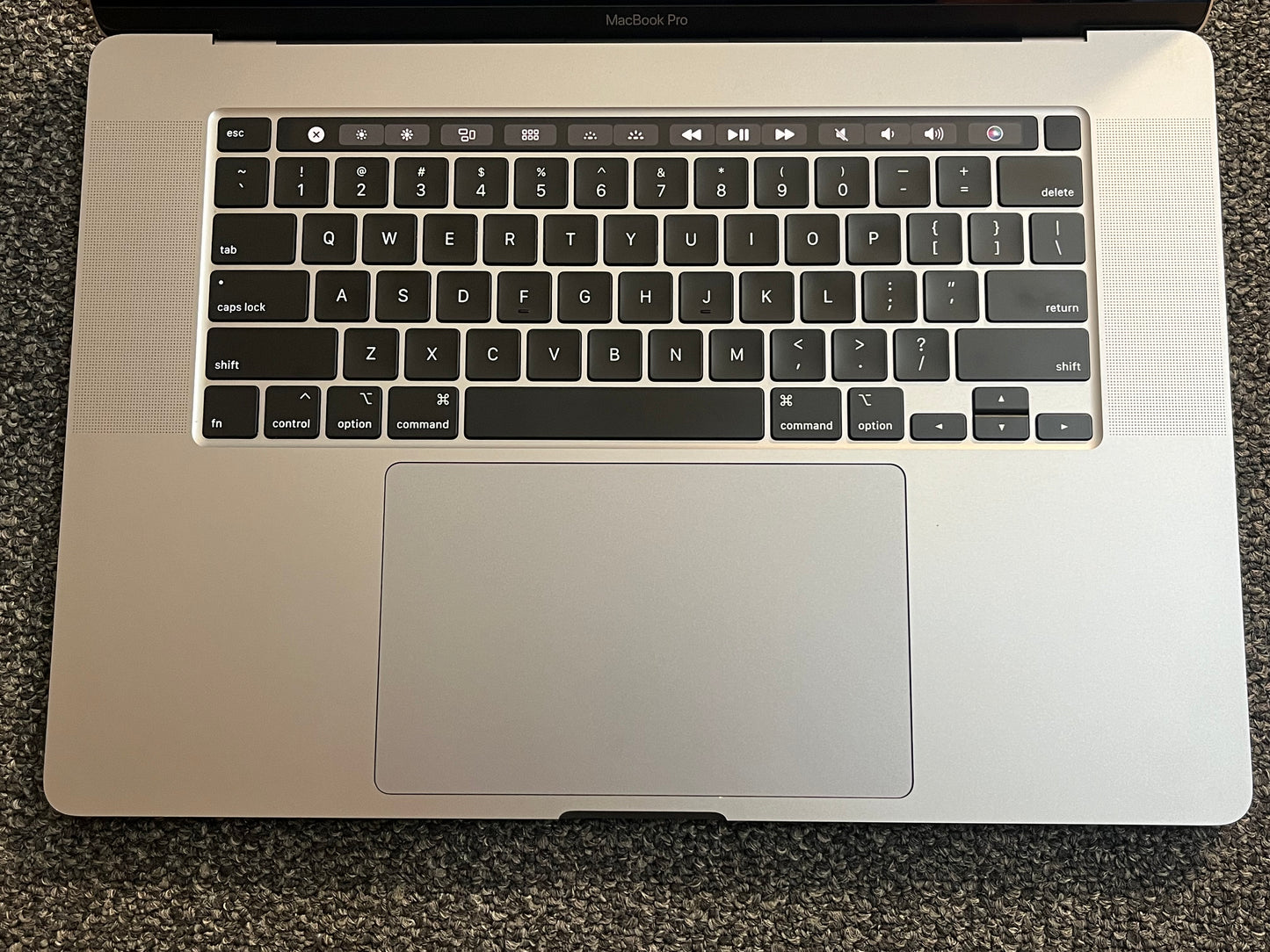 #243 - 2019 Apple MacBook Pro 15" 2.6 GHz Intel Core i7 16 GB Ram 512 GB Intel UHD Graphics 630, Radeon Pro 560X